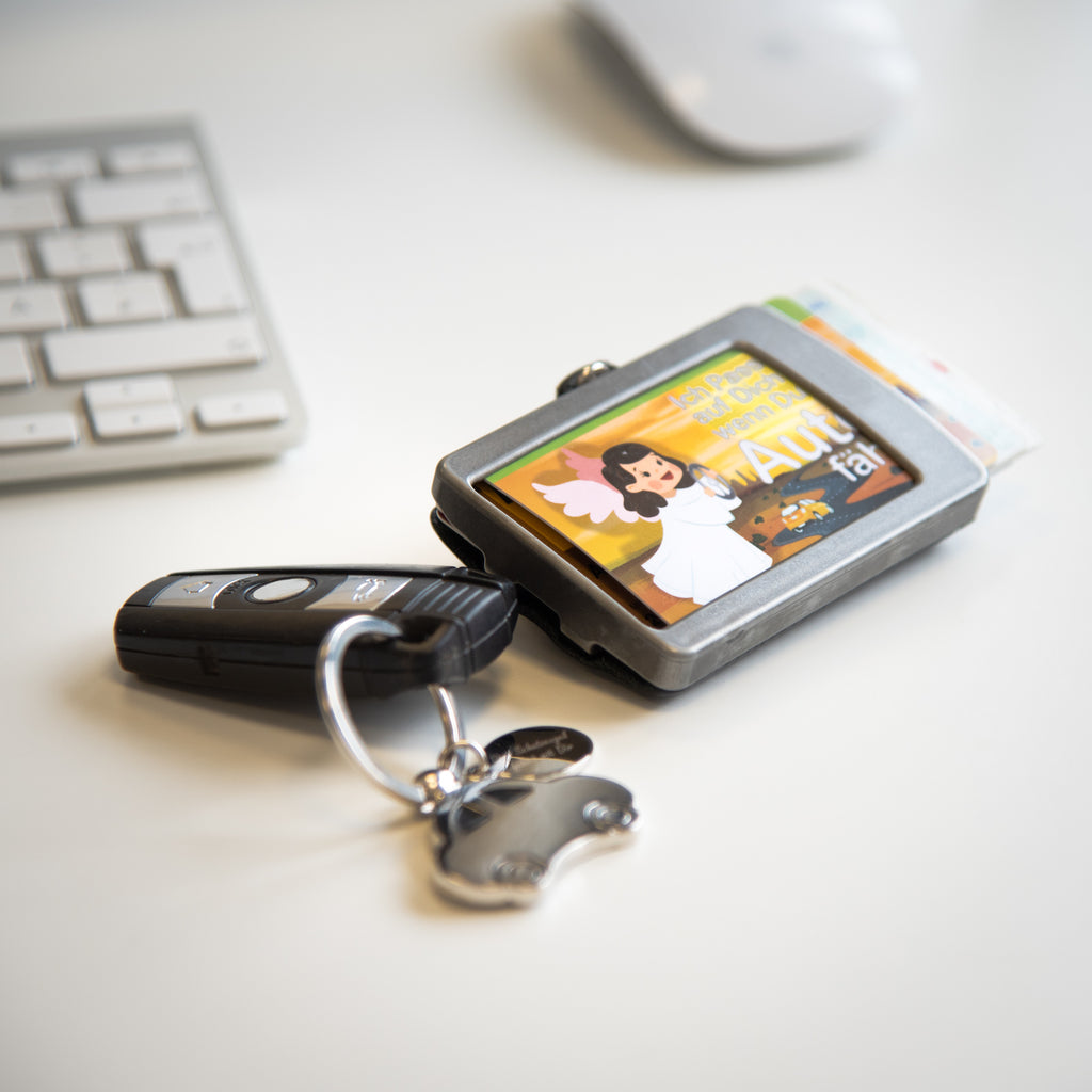 ZWEN Auto-Schlüsselanhänger mit Schutzengel-Gravur, Geschenkbox & Schu –  Zwenshop